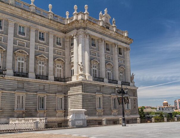best time to visit royal palace madrid