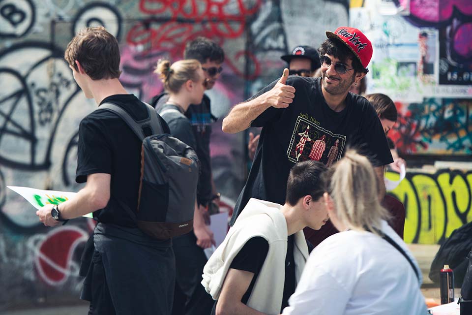 professional street art guides