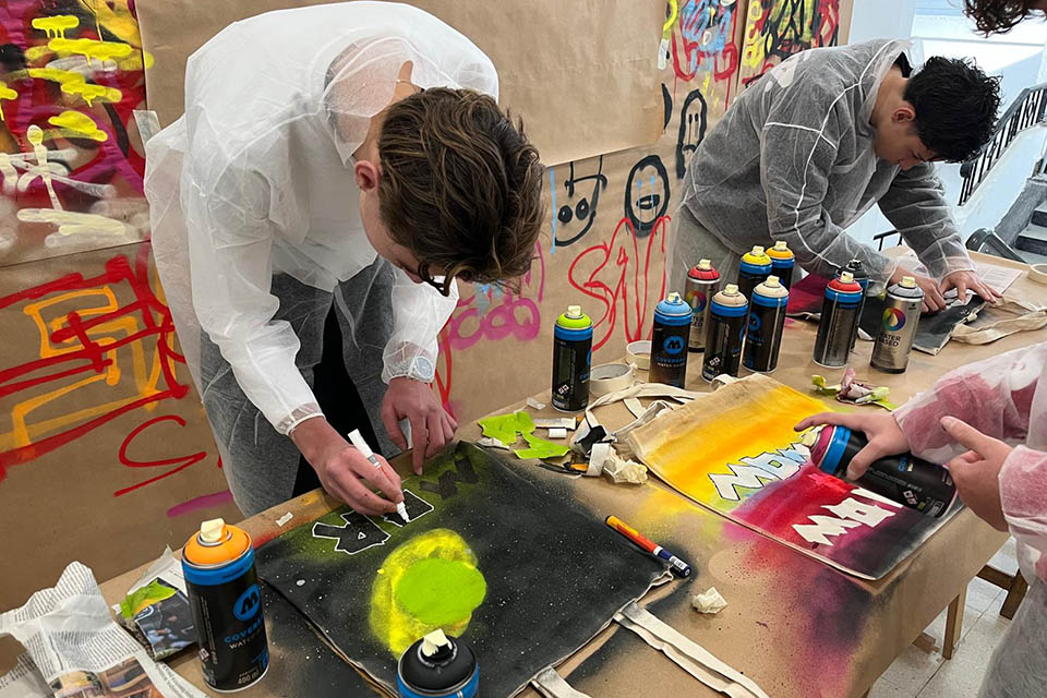 graffiti workshop after the guided visit in madrid