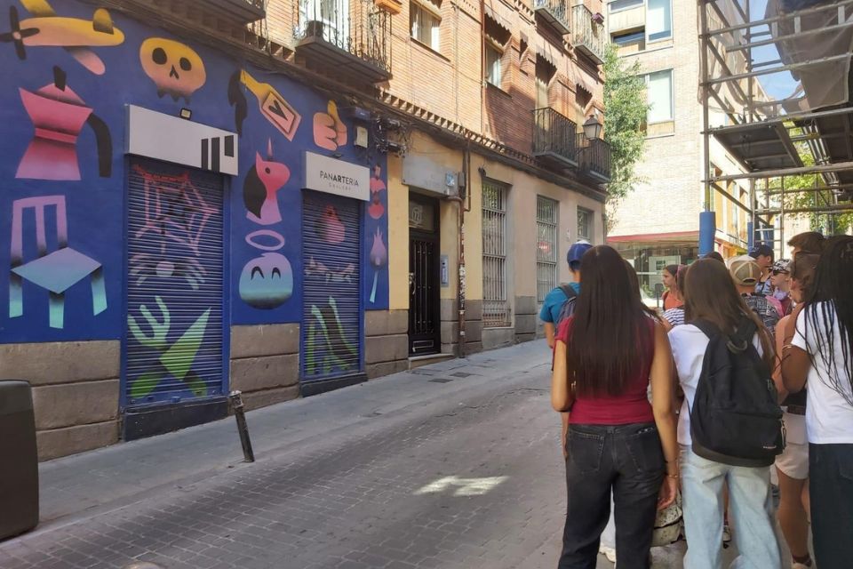 Students discovering the Panarteria during our educational trip in Spain