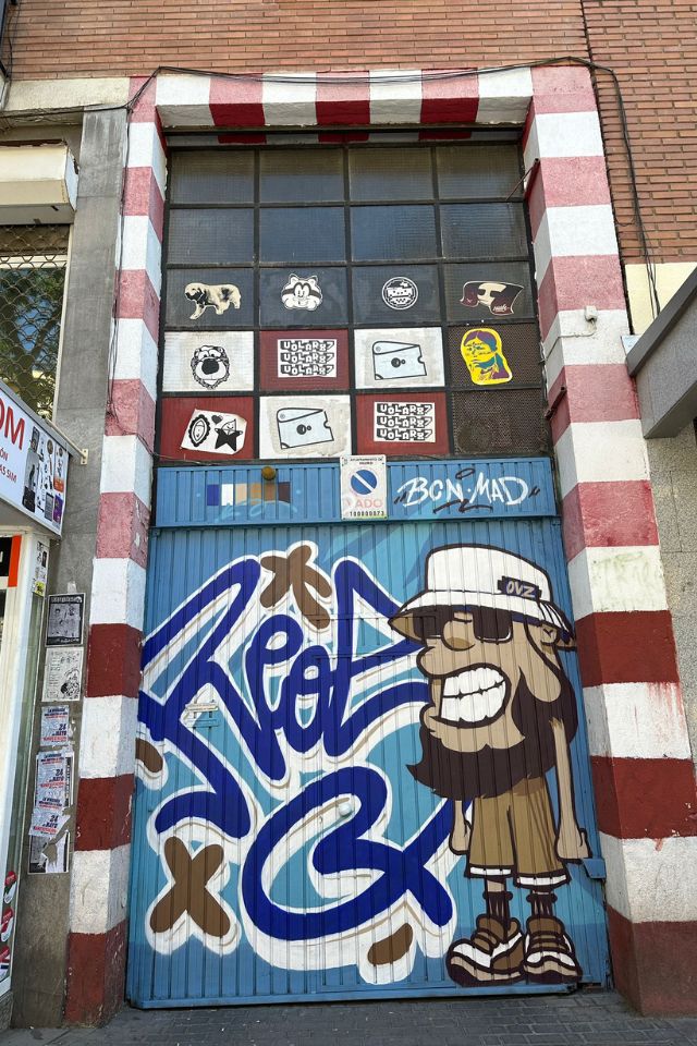 Mural of Reos painting on shutters