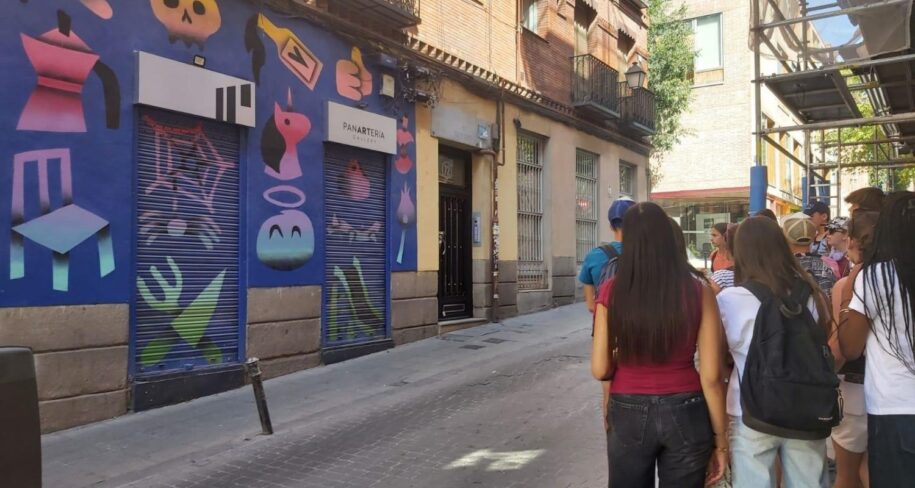 La fachada de la galeria de arte urbano la Panarteria