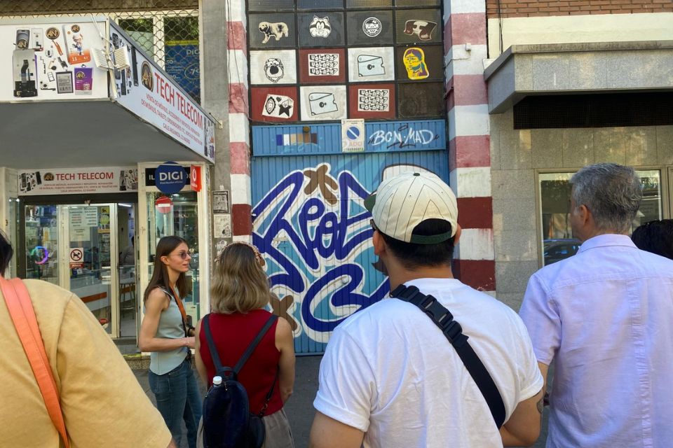 Guide showing up a legal painted shutter by Reos
